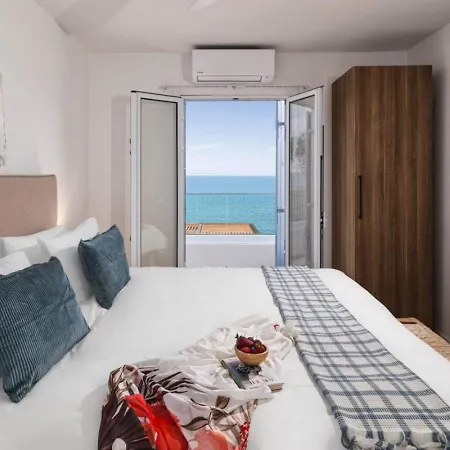 Moonlight By Tangerine Homes Pachyammos
